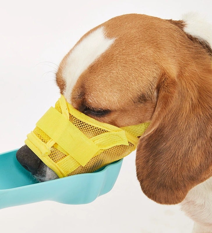 كمامة شبكية للكلاب (قطعتان) - كمامة آمنة تسمح بمرور الهواء لنزهة آمنة | أحزمة قابلة للتعديل وغطاء شبكي ناعم | تمنع العض والمضغ واللعق | تصميم مريح وأنيق (مقاس كبير) - Image 2